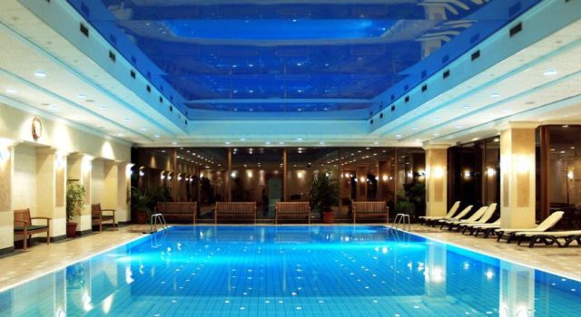 кращі готелі будапешта з термальними басейнами
